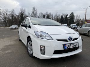 Toyota Prius - 2011, 1.8 Гибрид -  Бензин